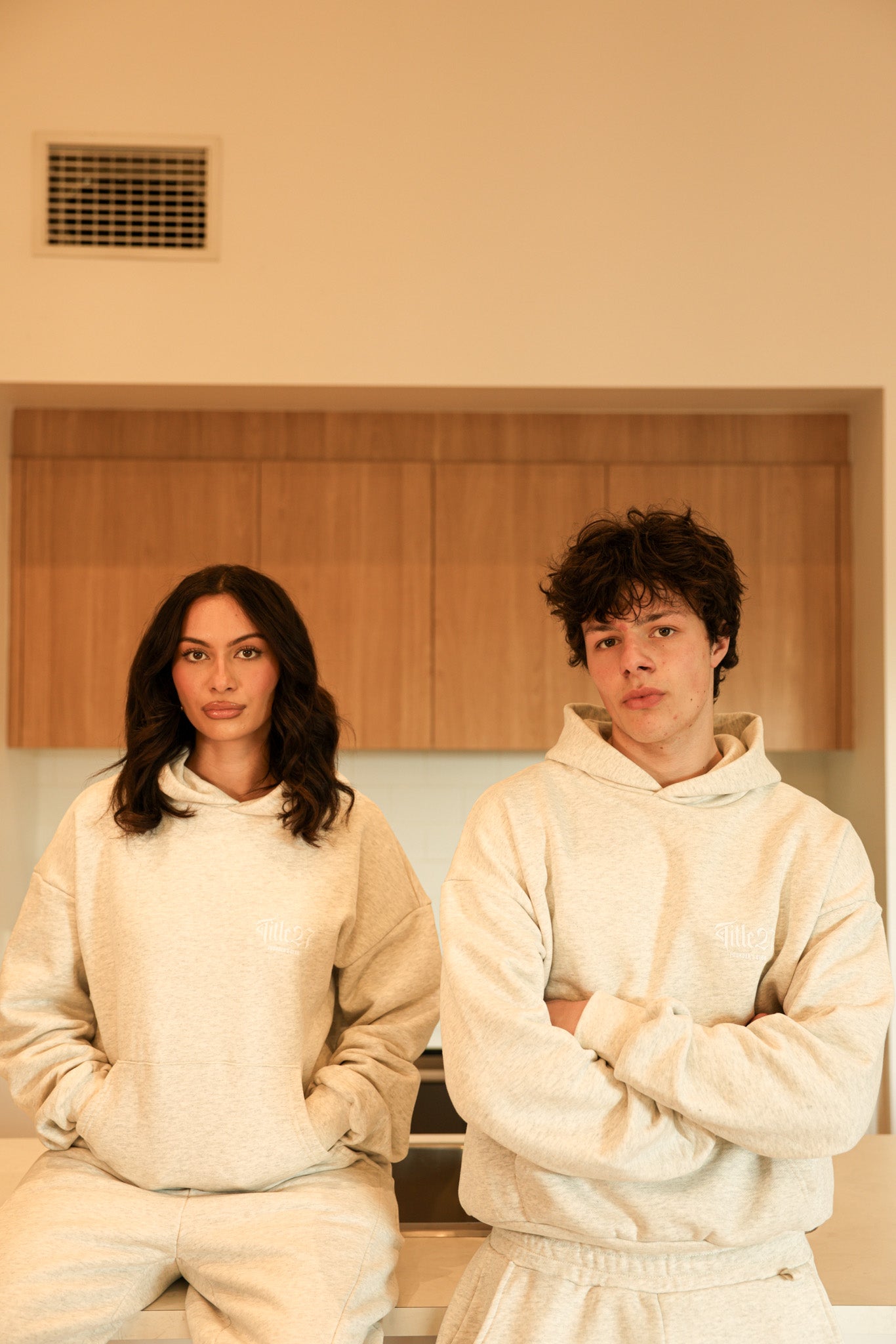 FOUNDERS CLUB HOODIE - SNOW GREY